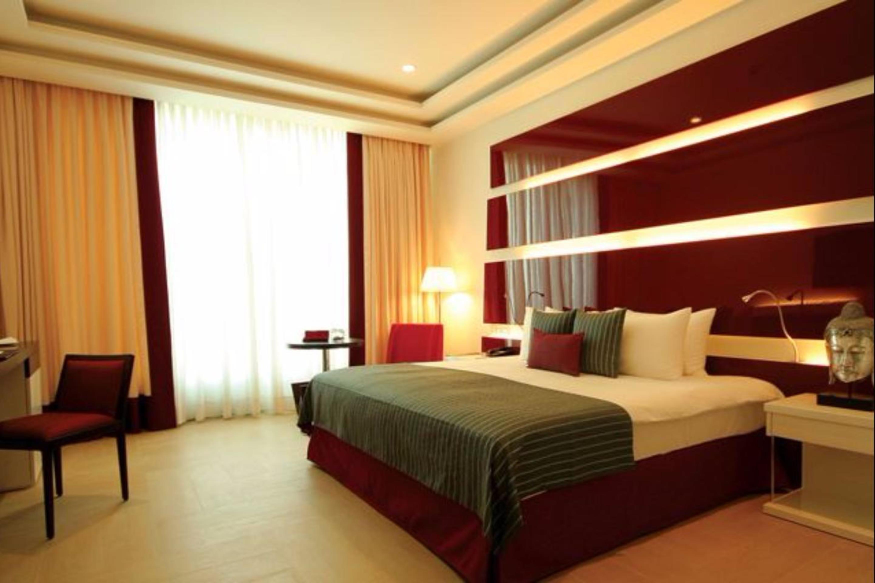 Welcomhotel By Itc Hotels, Dwarka, New Delhi Esterno foto A room at the hotel