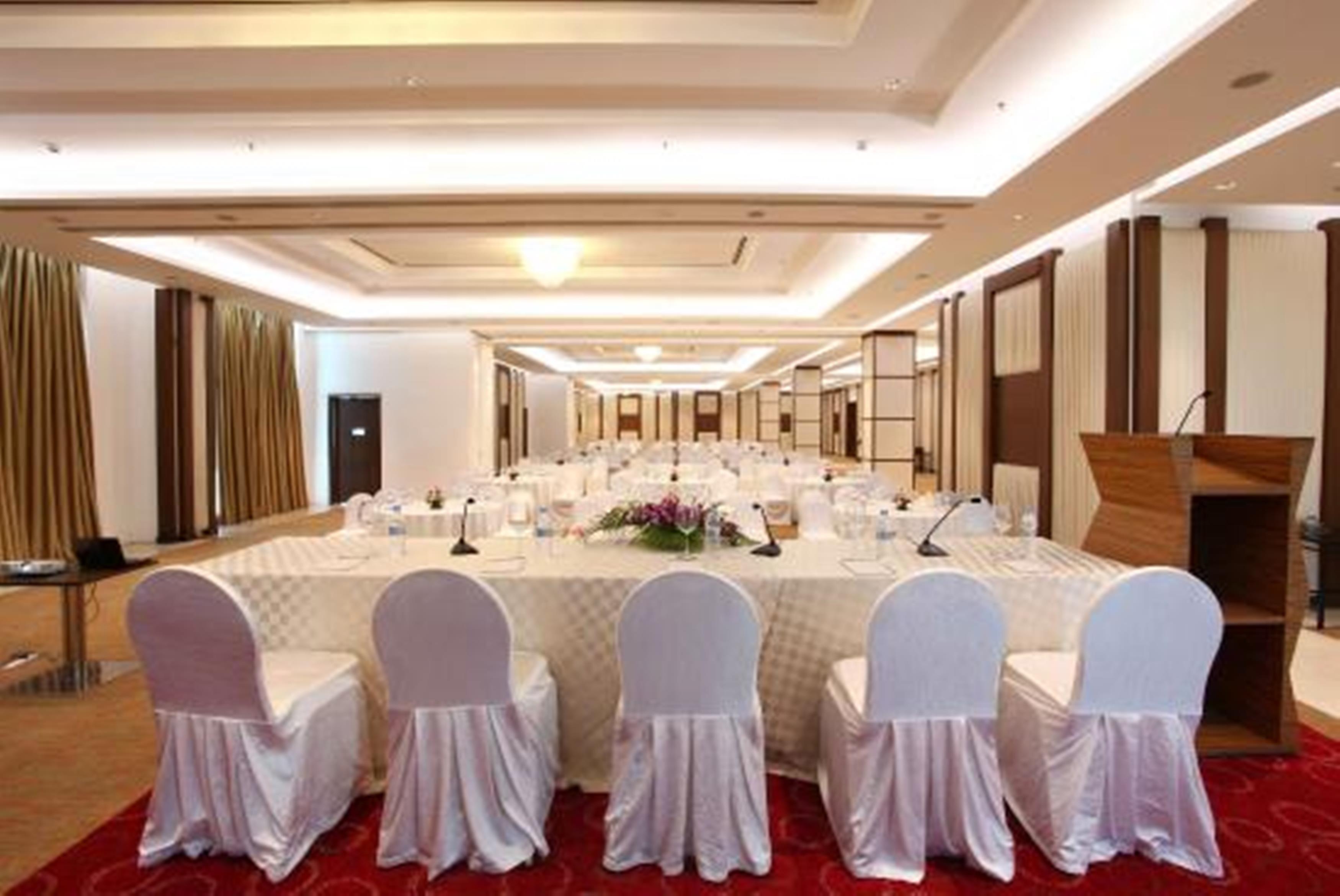 Welcomhotel By Itc Hotels, Dwarka, New Delhi Esterno foto The meeting room