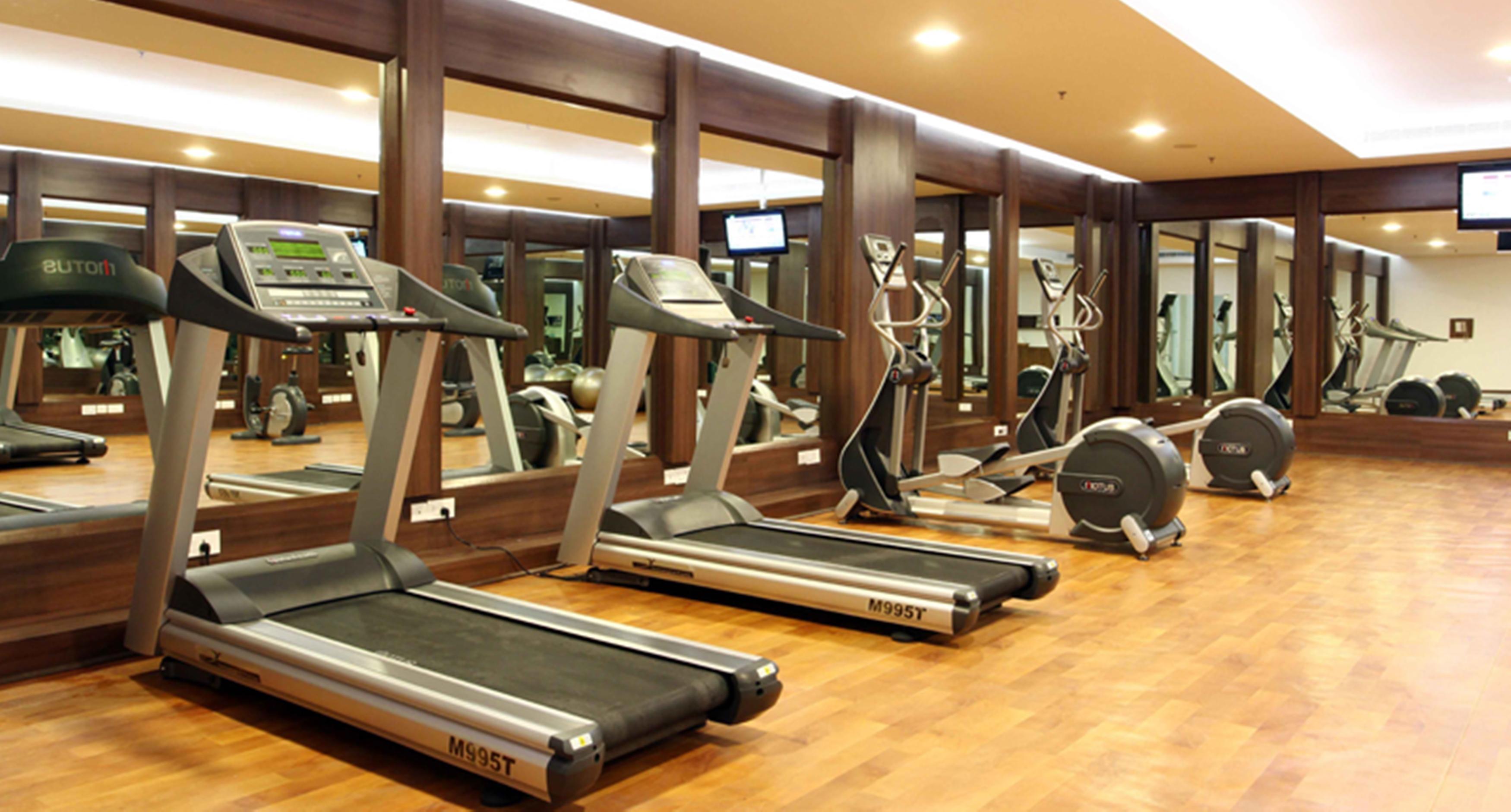 Welcomhotel By Itc Hotels, Dwarka, New Delhi Esterno foto A gym in a hotel