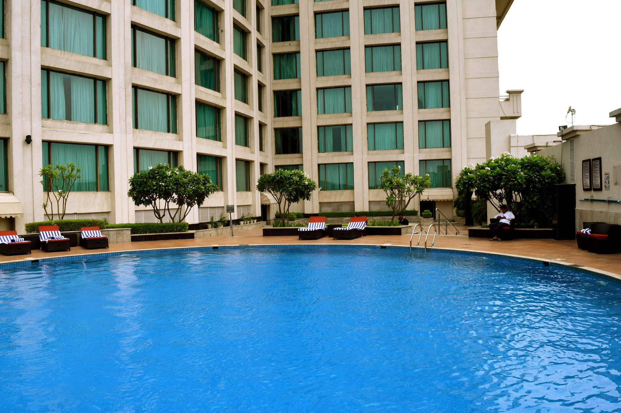 Welcomhotel By Itc Hotels, Dwarka, New Delhi Esterno foto The pool at the Taj Bengal