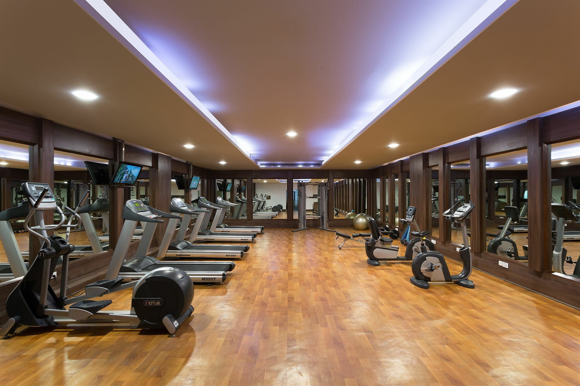 Welcomhotel By Itc Hotels, Dwarka, New Delhi Esterno foto The gym at the hotel