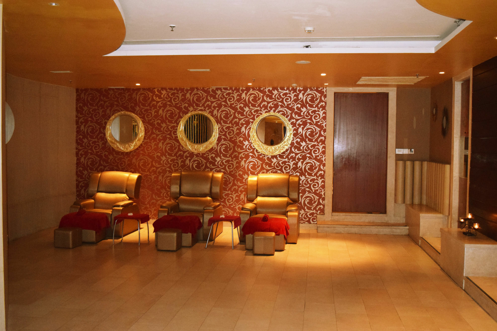 Welcomhotel By Itc Hotels, Dwarka, New Delhi Esterno foto The interior of a nail salon