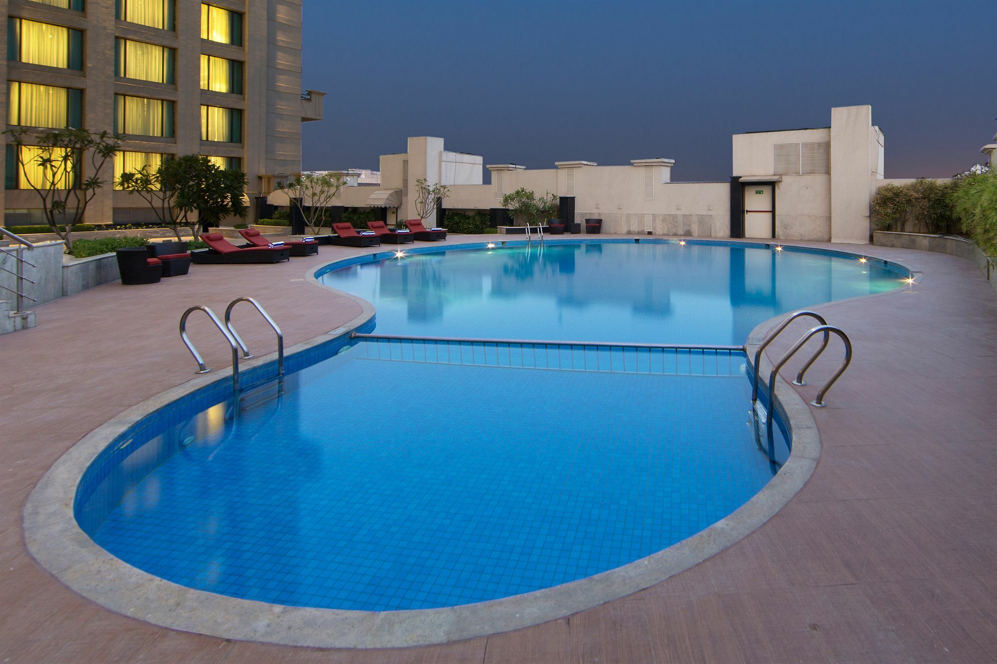 Welcomhotel By Itc Hotels, Dwarka, New Delhi Esterno foto Swimming pool at The Park, New Delhi