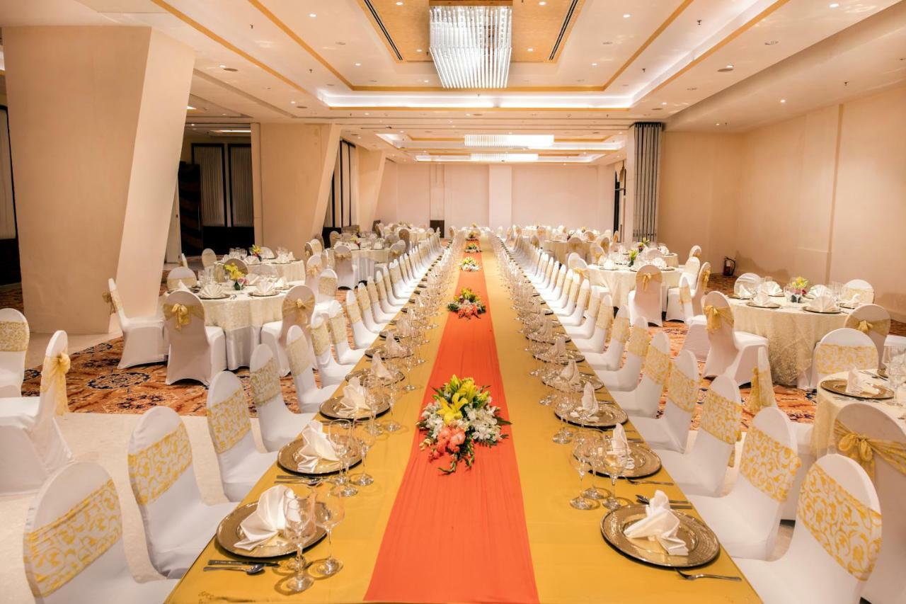 Welcomhotel By Itc Hotels, Dwarka, New Delhi Esterno foto A typical wedding reception